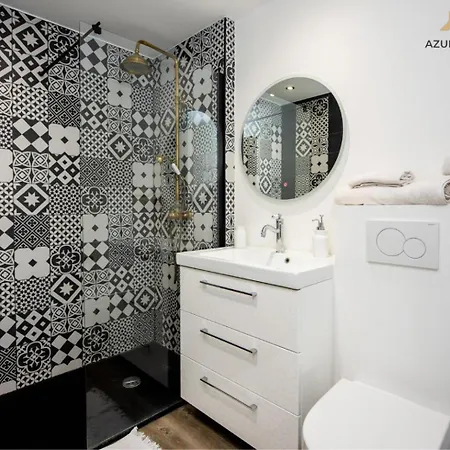 Apartment Laurent Du Var, Rue Du Zoo, Avec Piscine Et Parking Saint-Laurent-du-Var